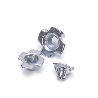 Imperial Inch Edelstahl Din1624 M4 Tee Nut mit schwarzer Oxidveredelung und Vierspitzenkralle M4