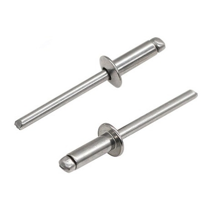 Flat Round Head Blind Rivet in hellem Edelstahl Finish für langlebige Befestigungsanforderungen mit Pull Rivet