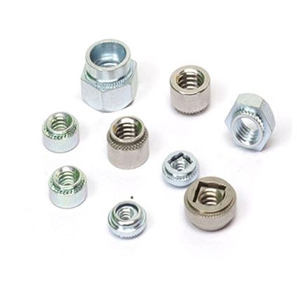 SS304 Blind Flash Floating Round Broaching Self Clinching Nuts JIS Standard Zinkbeschichtung für Metrische Befestigungsanlagen