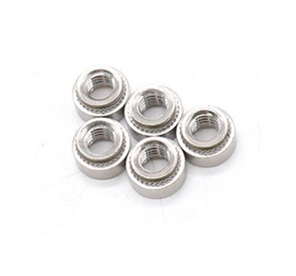 SS304 Blind Flash Floating Round Broaching Self Clinching Nuts JIS Standard Zinkbeschichtung für Metrische Befestigungsanlagen
