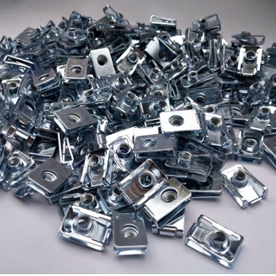 Metrisches Messsystem Edelstahl U-Typ Clip Nut für Selbstschraubschrauber in der Einzelhandelsindustrie Wasserbehandlung