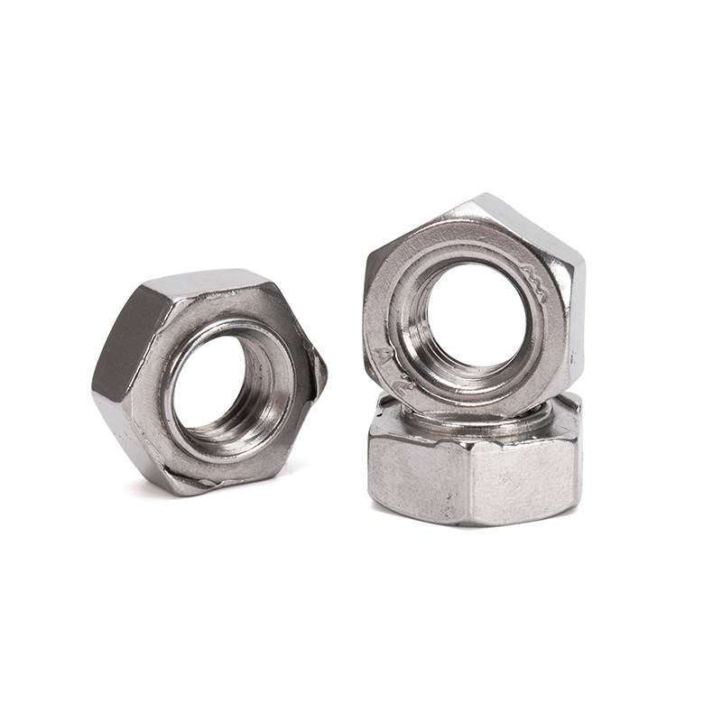 Einheitliche Oberfläche aus Kohlenstoffstahl Quadratgeschweißte Nuss DIN929 M6 M8 M10 für die Schwerindustrie