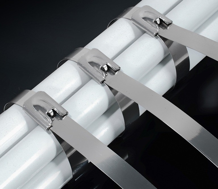 GB-Standard Selbstverriegelung SS304/316 Edelstahlkabelverbindungen 4,6*300 mm innerhalb der ISO für Fscat-Rohstoff